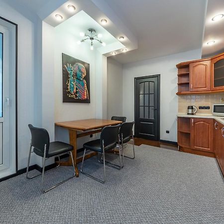Modern 3 Bedroom Apartment Κίεβο Εξωτερικό φωτογραφία