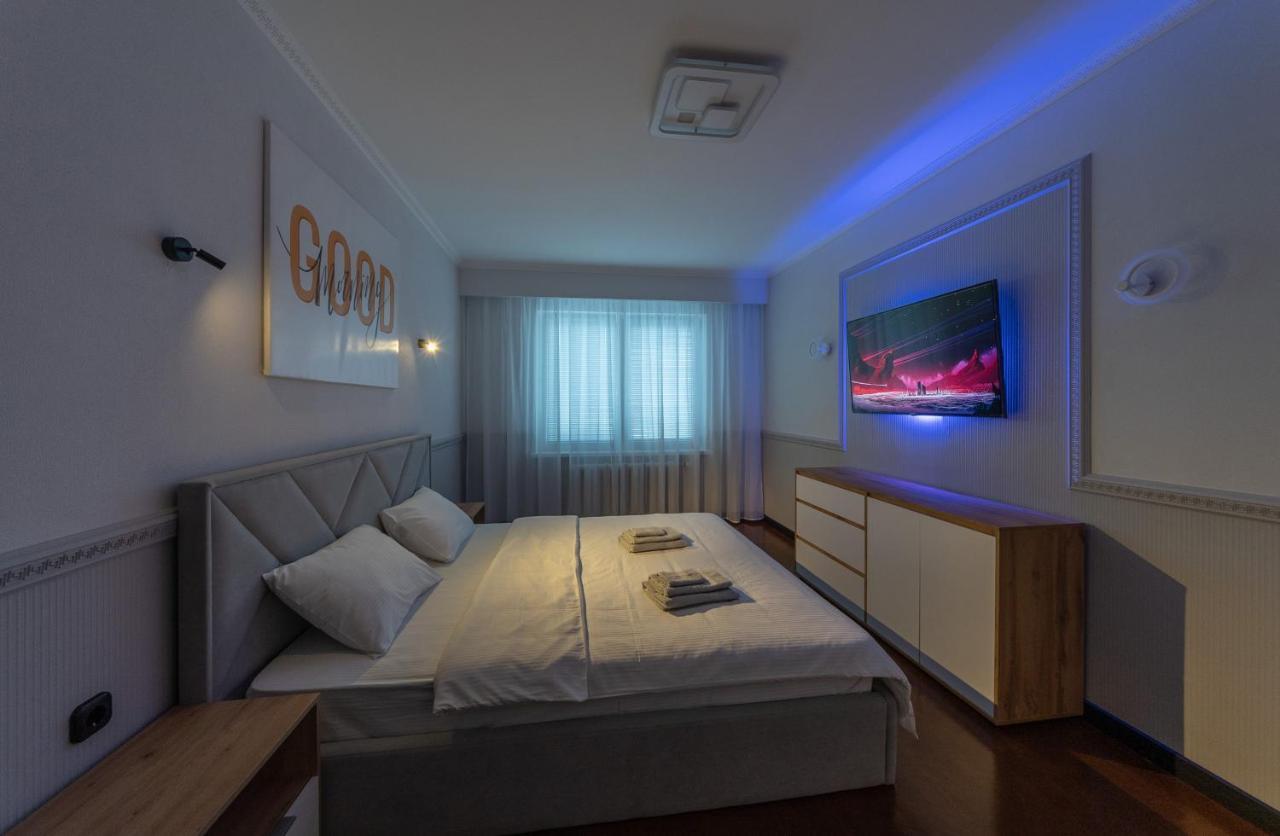Modern 3 Bedroom Apartment Κίεβο Εξωτερικό φωτογραφία