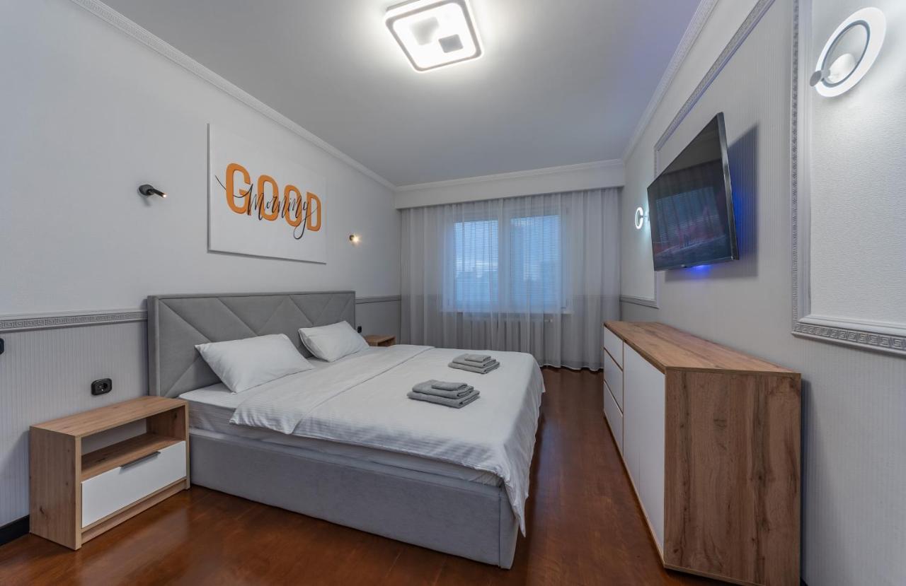 Modern 3 Bedroom Apartment Κίεβο Εξωτερικό φωτογραφία