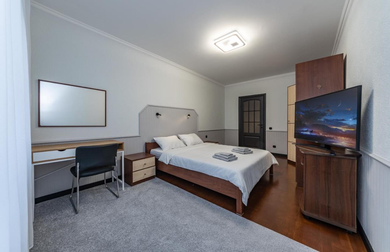 Modern 3 Bedroom Apartment Κίεβο Εξωτερικό φωτογραφία