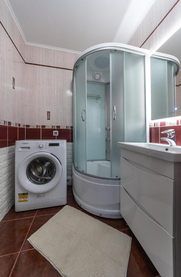Modern 3 Bedroom Apartment Κίεβο Εξωτερικό φωτογραφία