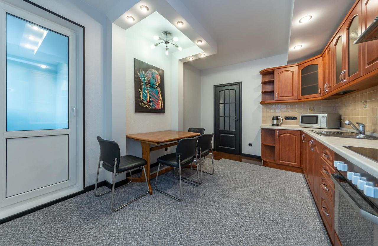 Modern 3 Bedroom Apartment Κίεβο Εξωτερικό φωτογραφία