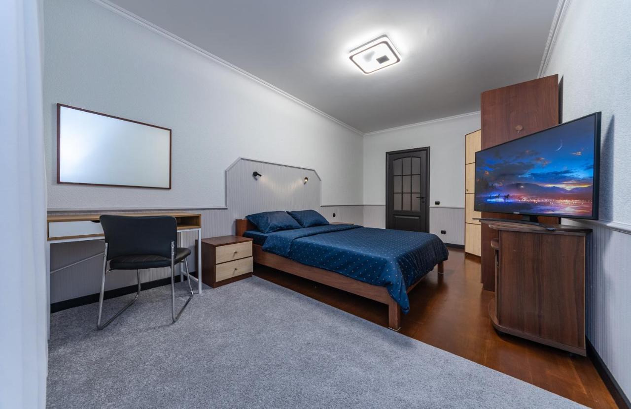Modern 3 Bedroom Apartment Κίεβο Εξωτερικό φωτογραφία