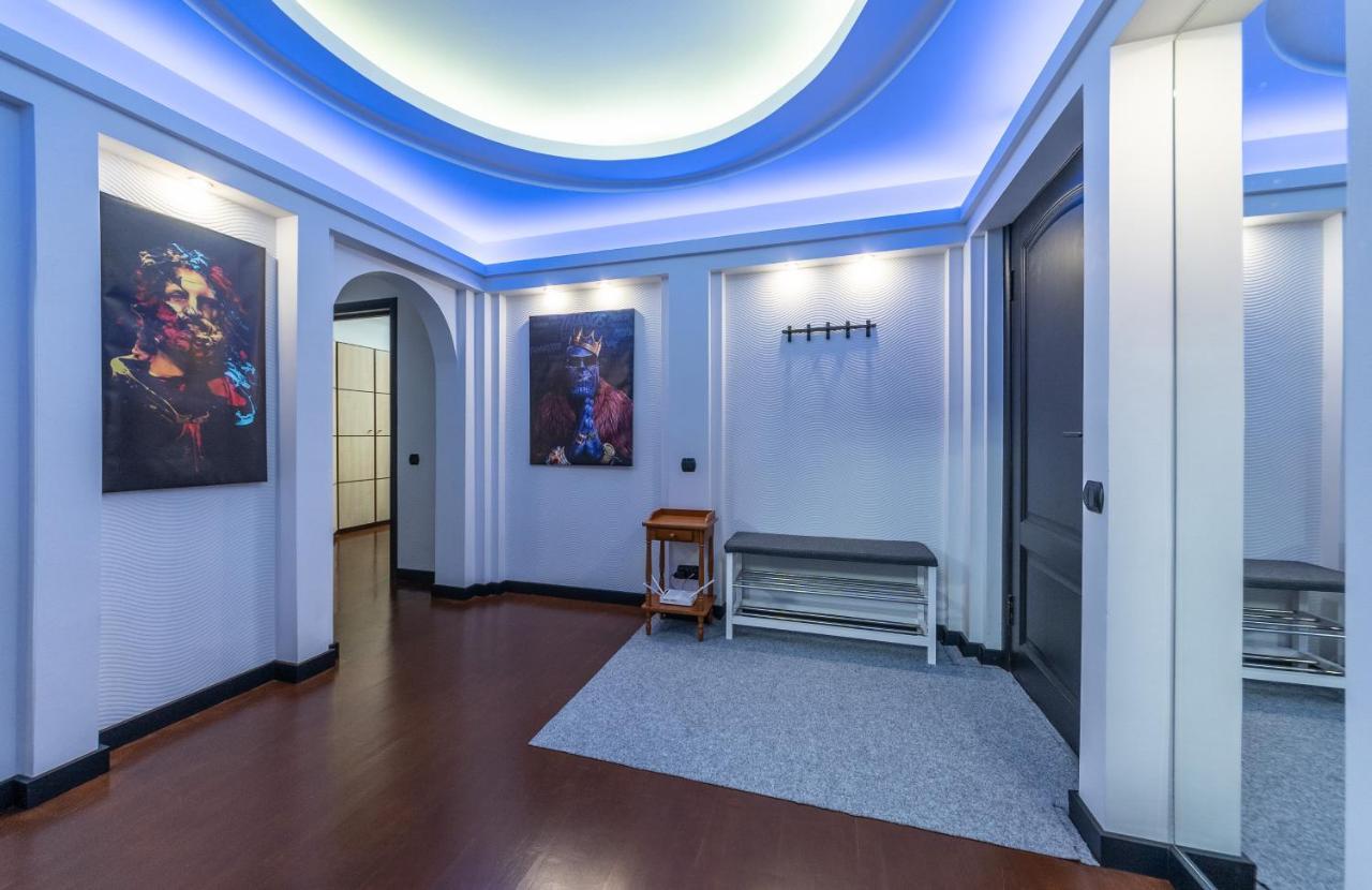 Modern 3 Bedroom Apartment Κίεβο Εξωτερικό φωτογραφία